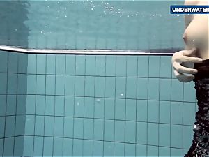 showing bright tits underwater makes everyone ultra-kinky