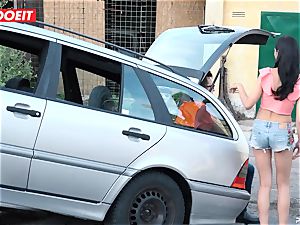 LETSDOEIT - teenage humps old boy For Free Car Repair